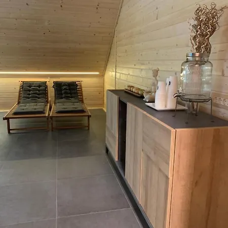 Kozjanski Dvor Szálloda 3*