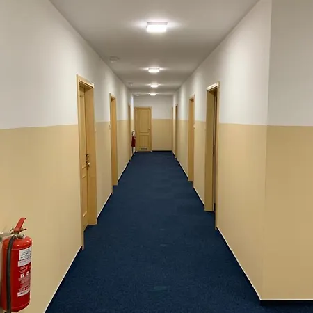 Kozjanski Dvor Otel 3*