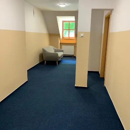 Kozjanski Dvor Otel 3*