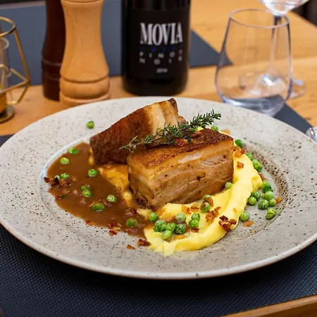 Kozjanski Dvor Hotell