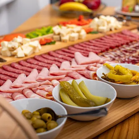 Kozjanski Dvor Hotel 3*