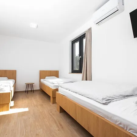 فندق Kozjanski Dvor 3*