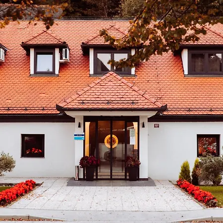 Kozjanski Dvor