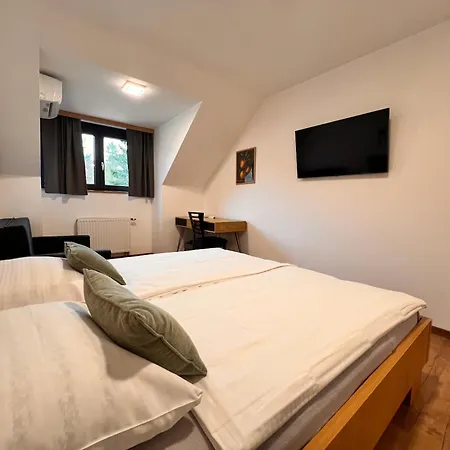 Kozjanski Dvor Hotell