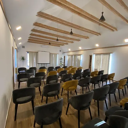 Kozjanski Dvor Szálloda 3*