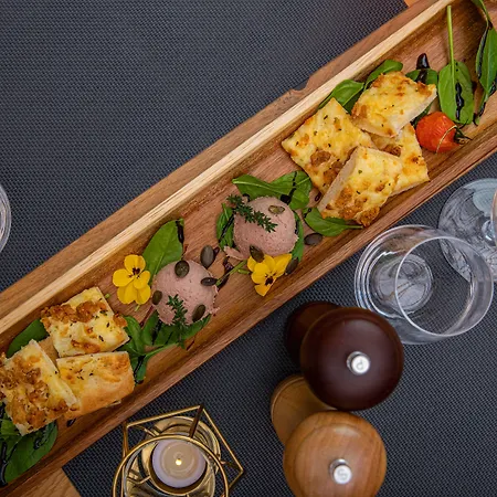 Kozjanski Dvor Hotel