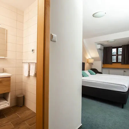 Kozjanski Dvor Podčetrtek