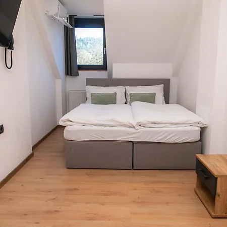 Hotell Kozjanski Dvor 3*