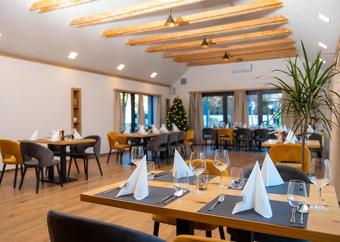 Kozjanski Dvor 酒店