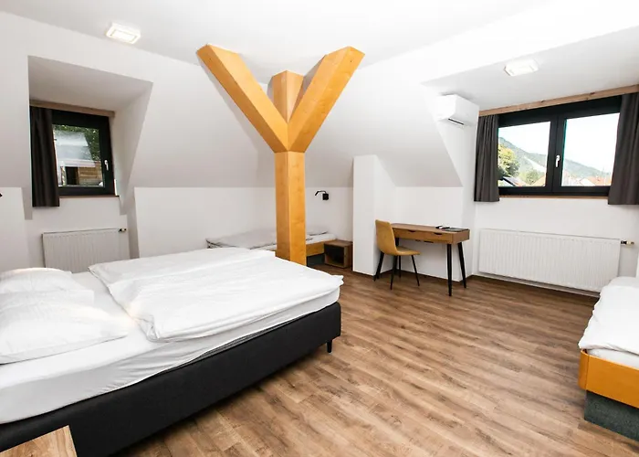 Hotel Kozjanski Dvor Podčetrtek