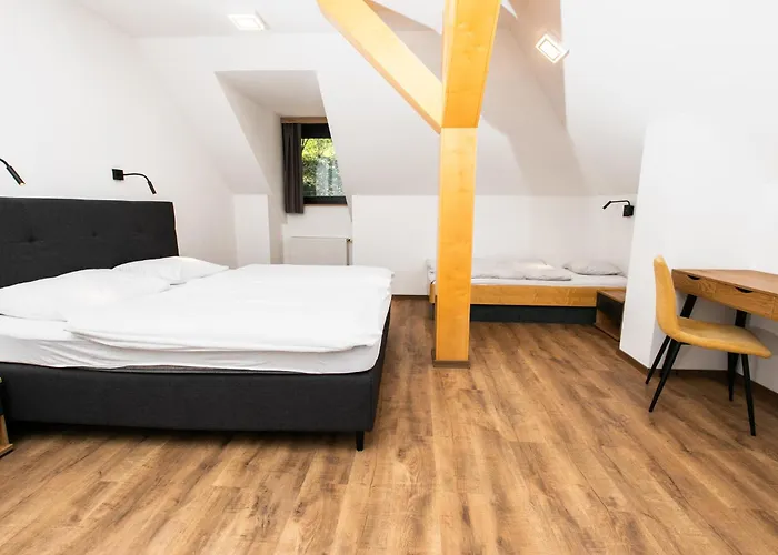 Hotel Kozjanski Dvor Podčetrtek