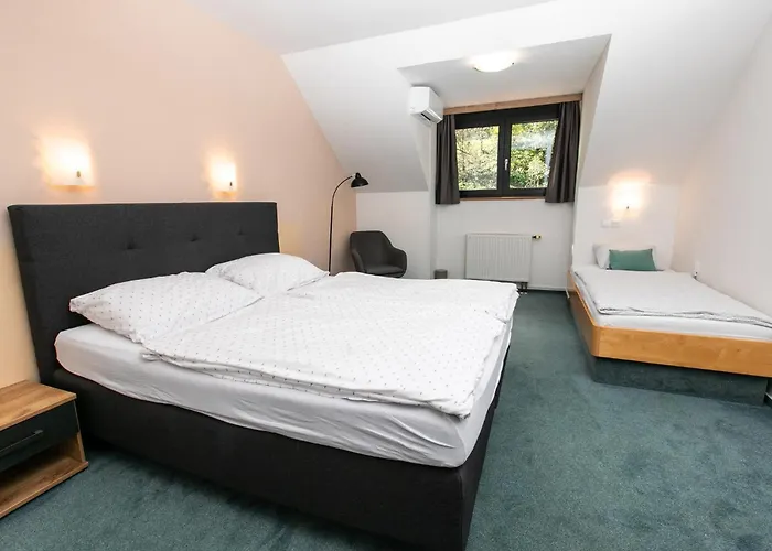 Hotel Kozjanski Dvor Podčetrtek