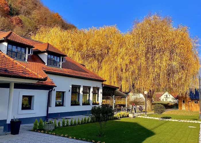 Kozjanski Dvor 3* 博德森特克